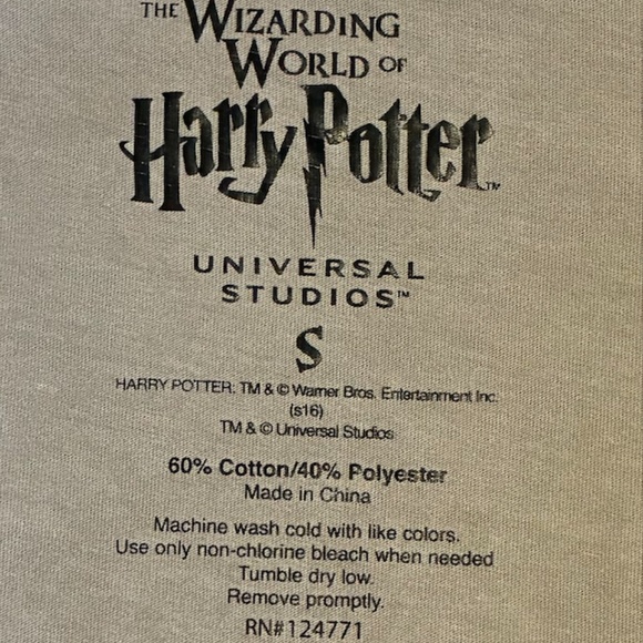 Hufflepuff Shirt - Picture 4 of 5